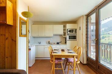 View Sur Arly E10   Happy Rentals