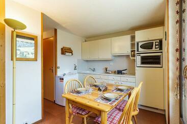 View Sur Arly E10 Happy Rentals