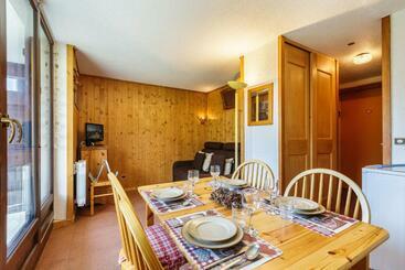 View Sur Arly E10   Happy Rentals