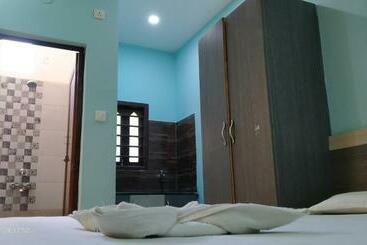 پانسیون Ashirbad Guest House