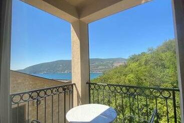 Adria Sea & Mountains