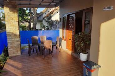 تختخواب و صبحانه 999 Khs Homestay
