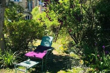 تختخواب و صبحانه La Maison Des Roses