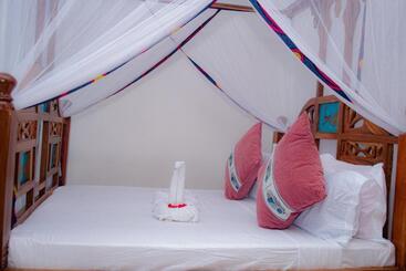 هتل Jabali Bungalows Lodge