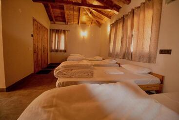 هتل Osho Himalayas Wellness Resort