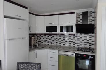 Krali̇yet Konaklari
