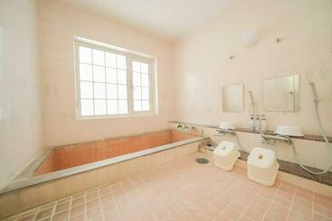پانسیون Teshikaga Hostel Misato Economy Twin Room   Vacation Stay 98575v