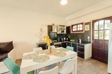 Tides Apart De Playa