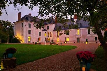 تختخواب و صبحانه Château De Paradis