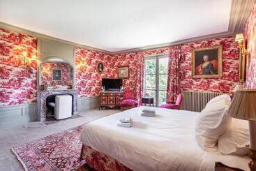 تختخواب و صبحانه Château De Paradis