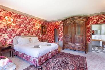 تختخواب و صبحانه Château De Paradis