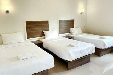 هتل One Chumphon