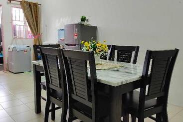 هتل Oyo Homes 90567 Barakah Homestay