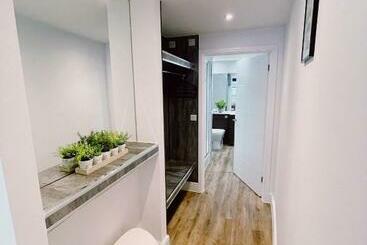 Prosper House Apartment 6