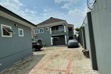 2 Bedrooms Shortlet Apartment In Oluyole Estate Ibadan