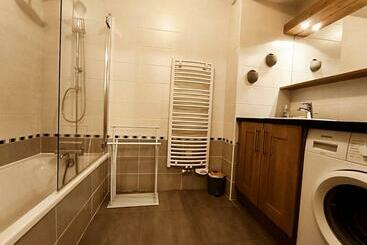 Appartement Cosy Avec Terrasse Et Parking Privé, Centre Village à 2 Pas Et Arrêt Ski Bus Proche   Fr