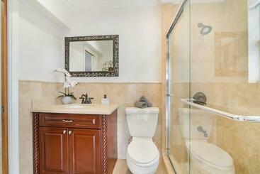 Oasis With Pool Spa Games 5br L21