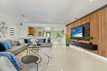 Oasis With Pool Spa Games 5br L21