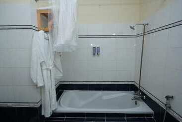 تختخواب و صبحانه World Inn Karachi