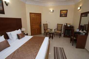 تختخواب و صبحانه World Inn Karachi