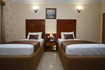 تختخواب و صبحانه World Inn Karachi