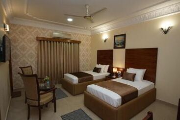 تختخواب و صبحانه World Inn Karachi