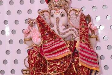 هتل Ekta International !! 300 Mts From Baba Baidyanath Dham Temple !!
