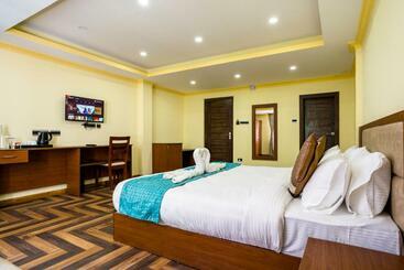 هتل Sparrow Cherry Resort 2 Min Walk To Mg Marg