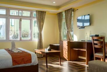 هتل Sparrow Cherry Resort 2 Min Walk To Mg Marg
