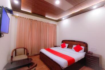 هتل Surya Resort Dalhousie