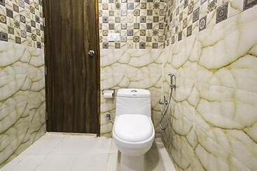 پانسیون Airway Inn   Mahipalpur Near Terminal 1