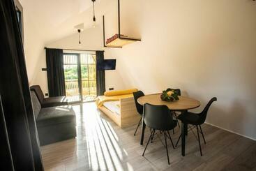 پانسیون Glamping House Two Rivers