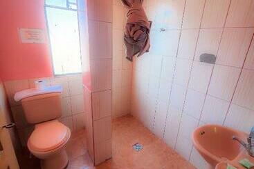 پانسیون Hostal Luz Yhobimar