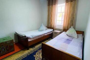 پانسیون Nomad Guest House