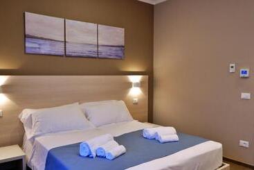 Pianomare Riviera Apartments And Rooms