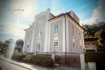 Tgm Apartments