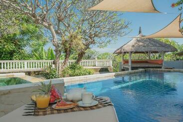 Villa Dinding Batu