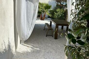 ツーリストアパートメント Villa Miha Bois Plage