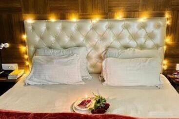 تختخواب و صبحانه Rana S House Mcleodganj
