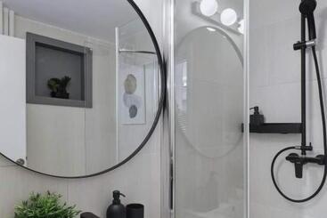 Government Deluxe Studio By Magic Apartments