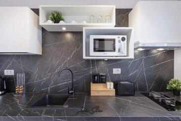 Government Deluxe Studio By Magic Apartments