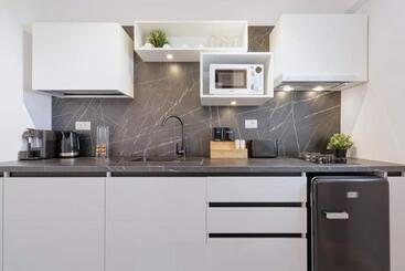 Government Deluxe Studio By Magic Apartments