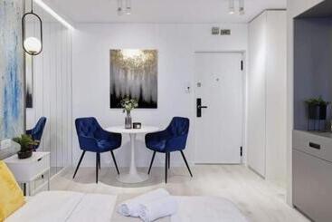 Government Deluxe Studio By Magic Apartments