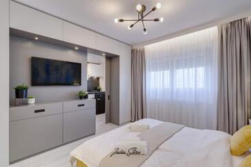 Government Deluxe Studio By Magic Apartments