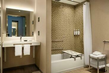 Ac Hotel By Marriott Oakland Downtown