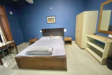 هتل Chief Guest House