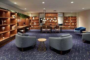هتل Courtyard By Marriott Montreal Midtown