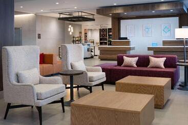 هتل Hilton Garden Inn Visalia, Ca