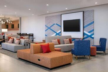 هتل Hilton Garden Inn Visalia, Ca