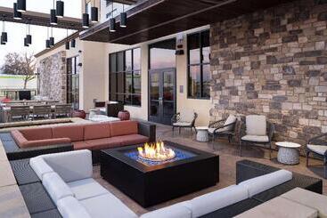 هتل Hilton Garden Inn Visalia, Ca